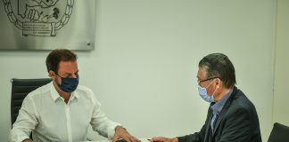 Escobar firmó un convenio con la Fiesta Nacional de la Flor que garantiza la continuidad del tradicional evento