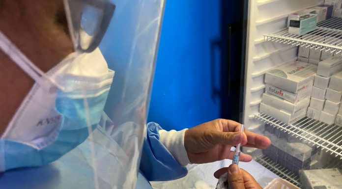 Llegaron más vacunas y avanza el plan de vacunación en Escobar