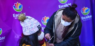 Covid-19: avanza el plan de vacunación y disminuyen en un 67% los casos positivos