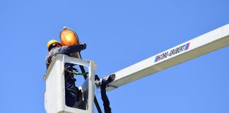 Continúa la renovación y mantenimiento del alumbrado público