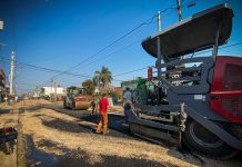 Últimos trabajos en la repavimentación de la avenida De los Inmigrantes