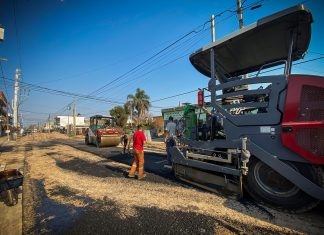 Últimos trabajos en la repavimentación de la avenida De los Inmigrantes