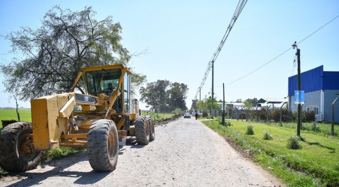 Sujarchuk recorrió la importante obra de pavimentación de la calle Del Caballito Blanco