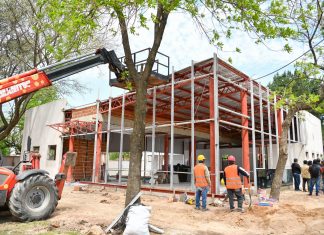 Ariel Sujarchuk supervisó la obra del nuevo CAPS del barrio Lambertuchi y la construcción de 57 viviendas en el barrio Philips