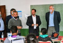 El Ministro de Educación, Jaime Perzyc, visitó el distrito