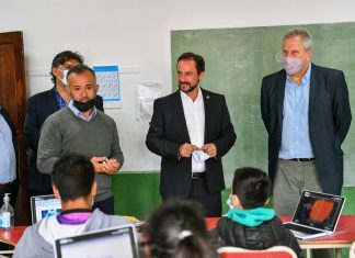 El Ministro de Educación, Jaime Perzyc, visitó el distrito