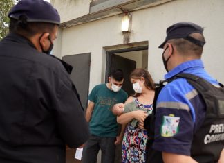 Escobar: oficiales le salvaron la vida a un bebé con maniobras de RCP