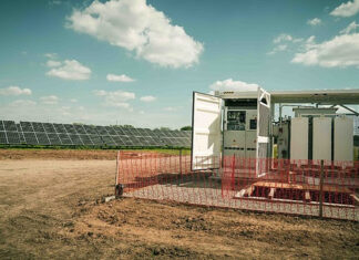 Capacitan al personal del parque solar municipal