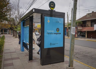 Avanza la instalación de Paradas Seguras en todo el distrito