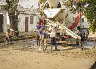 Siguen adelante los trabajos de pavimentación y mejoramiento de la infraestructura urbana en el partido