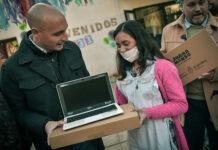 Más de 70 estudiantes recibieron computadoras del programa Juana Manso