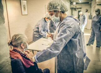 El Municipio desplegó un operativo de vacunación en geriátricos