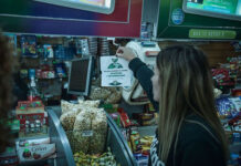 Avanza la iniciativa “Menos plástico, más sostenibilidad” en los comercios del distrito