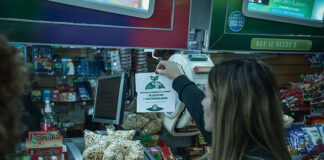 Avanza la iniciativa “Menos plástico, más sostenibilidad” en los comercios del distrito