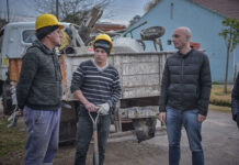 Ramil recorrió la histórica obra de tendido de agua corriente en los barrios La Loma y Cuyo de Garín
