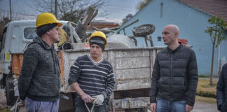 Ramil recorrió la histórica obra de tendido de agua corriente en los barrios La Loma y Cuyo de Garín