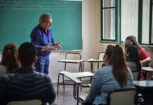PES: abrió la preinscripción a carreras que dicta la Universidad Nacional de Lomas de Zamora