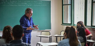 PES: abrió la preinscripción a carreras que dicta la Universidad Nacional de Lomas de Zamora