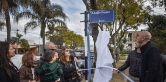 En homenaje a un destacado vecino de Belén de Escobar, se realizó la imposición de nombre a la calle Dr. Roberto Ángel Gaytan