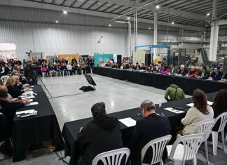 Sujarchuk y Kicillof encabezaron una mesa de trabajo para fortalecer la industria escobarense