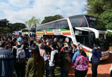 Sujarchuk, Kicillof, Costa y Ramil despidieron a estudiantes que iniciaron su viaje de fin de curso
