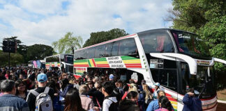 Sujarchuk, Kicillof, Costa y Ramil despidieron a estudiantes que iniciaron su viaje de fin de curso