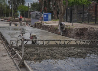 Avanzan los trabajos de pavimentación e hidráulica de la calle Beliera y avenida Independencia