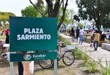 La Plaza Sarmiento de Garín ahora cuenta con nueva cancha de fútbol, sistema de riego y veredas