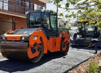 Avanzan importantes obras de pavimentación, bacheo y estabilizado en todo el distrito