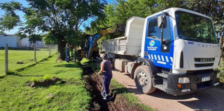 Más obras: avanzan los trabajos de estabilizado, bacheo, perfilado y zanjeo en distintos puntos del distrito