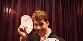 Adrián Guerra, el Mercado Cultural y la comedia “Amores que matan” son algunas de las propuestas del fin de semana