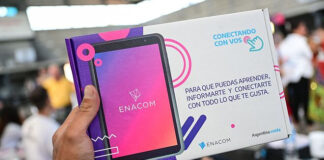 Sujarchuk y Ramil entregaron 3000 tablets del programa Conectando Con Vos