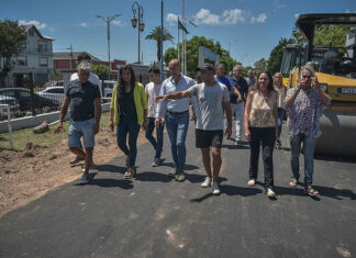 Más obras: el polideportivo de Garín renueva su pista de patinaje