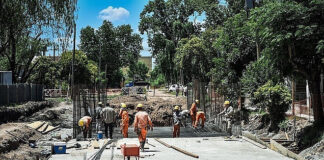 La Municipalidad de Escobar avanza en la construcción de puentes vehiculares y peatonales en Garín y Maquinista Savio.