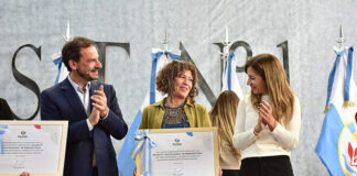 La Municipalidad entregó la bandera de Escobar a 169 escuelas públicas y privadas del distrito