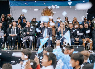 Día de la Independencia en Matheu: una multitud disfrutó del desfile patrio y del show de Los Tekis