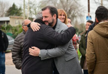 Ingeniero Maschwitz: Ariel Sujarchuk recorrió obras de pavimentación y un centro de jubilados en el barrio Lambaré