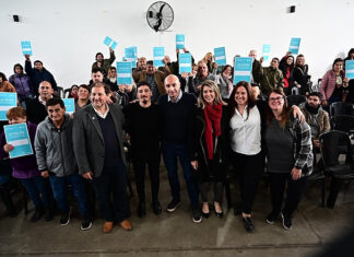 Derecho a la vivienda: la Municipalidad entregó escrituras a 33 familias del partido de Escobar