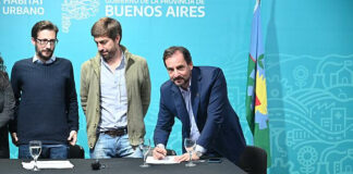 Ariel Sujarchuk firmó una carta de adhesión para realizar mejoras integrales en los barrios populares del partido de Escobar