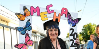 Mercedes cumplió su sueño: la vecina escobarense de 101 años egresó del secundario