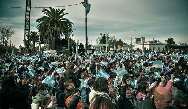 Bersuit Vergarabat se suma a los festejos por el Día de la Bandera y el aniversario de Garín