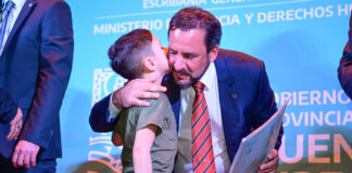 Acceso a la vivienda: se entregaron escrituras sociales a vecinos del distrito