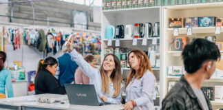 Desde asado a $6.500 y zapatillas a $19.000 hasta celulares por $169.000: todas las ofertas destacadas del Mercado de Oportunidades Navideño en Escobar