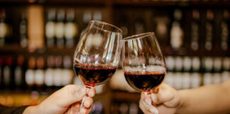 Finde en Escobar: La Noche de las Vinotecas, Sabores Rodantes y la obra “No te vistas para cenar” son los eventos destacados