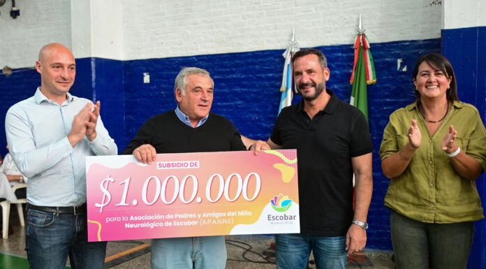 La Municipalidad de Escobar entregó a APANNE un subsidio de un millón de pesos y donará próximamente tres millones más