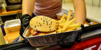 Escobar celebra la Noche de las Hamburguesas