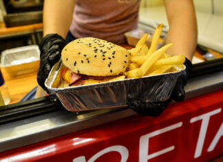 Escobar celebra la Noche de las Hamburguesas