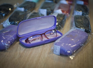 Visión Clara: 100 jubilados del distrito recibieron anteojos gratuitamente