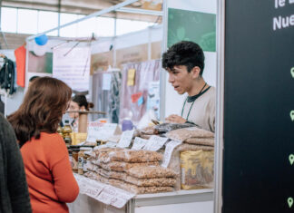 Desde remeras a $4.900 hasta zapatillas a $55.000, algunas de las ofertas del Mercado de Oportunidades en la Fiesta Nacional de la Flor