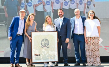 Emotivo acto de egreso de la primera camada de estudiantes del Colegio Preuniversitario Dr. Ramón A. Cereijo